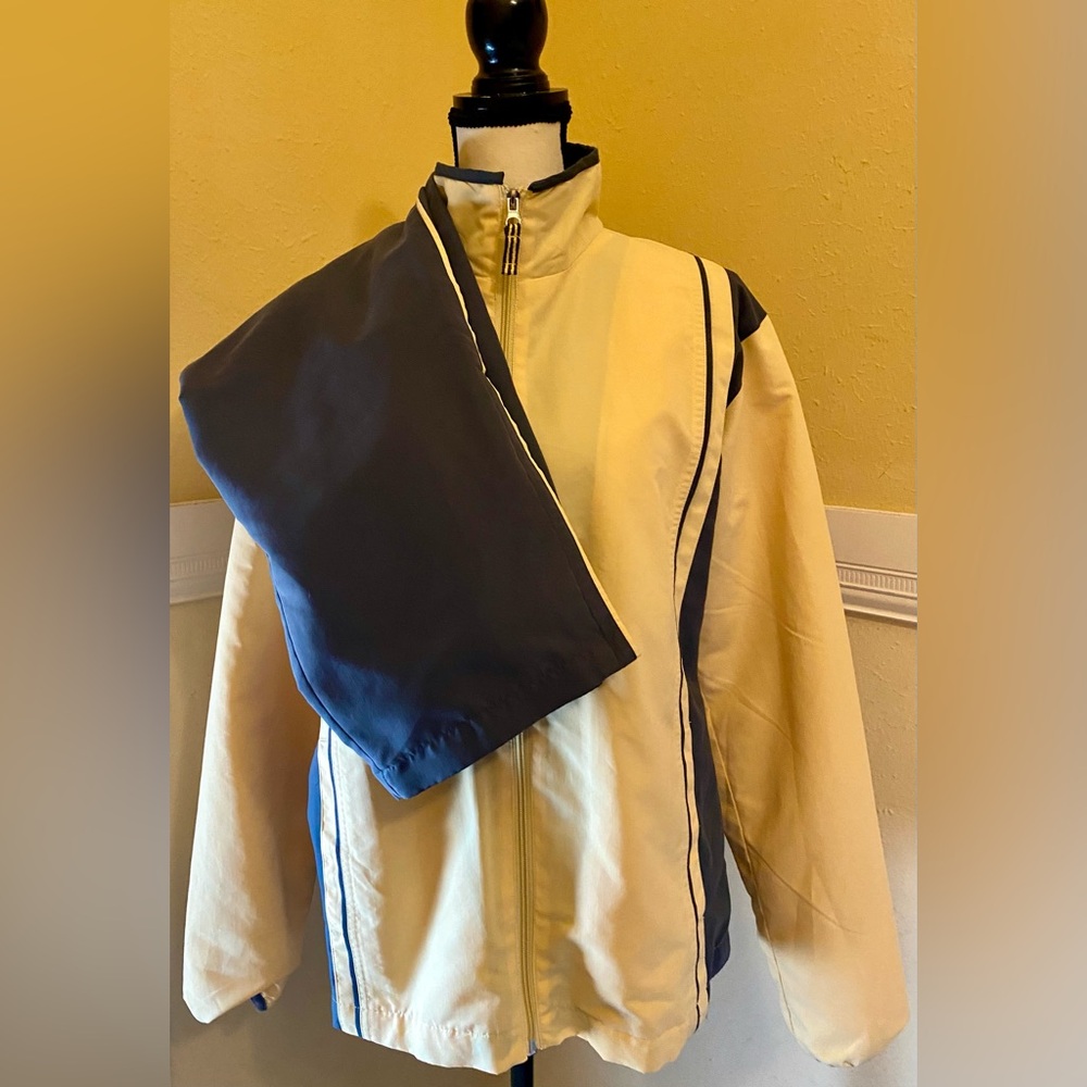 Women's Jogging Suit; Pale Yellow and Dk Gray; Excellent condition. 2 piece set.